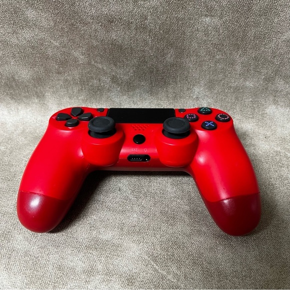 DualShock PlayStation 4 Wireless Gaming Controller Red - Picture 2 of 3